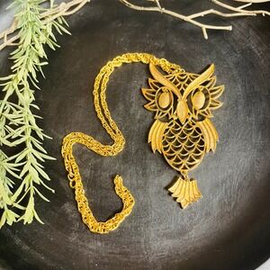 Vintage 1970s Owl Pendant Necklace |‎ Gold Toned Articulated Owl | Hekate Athena